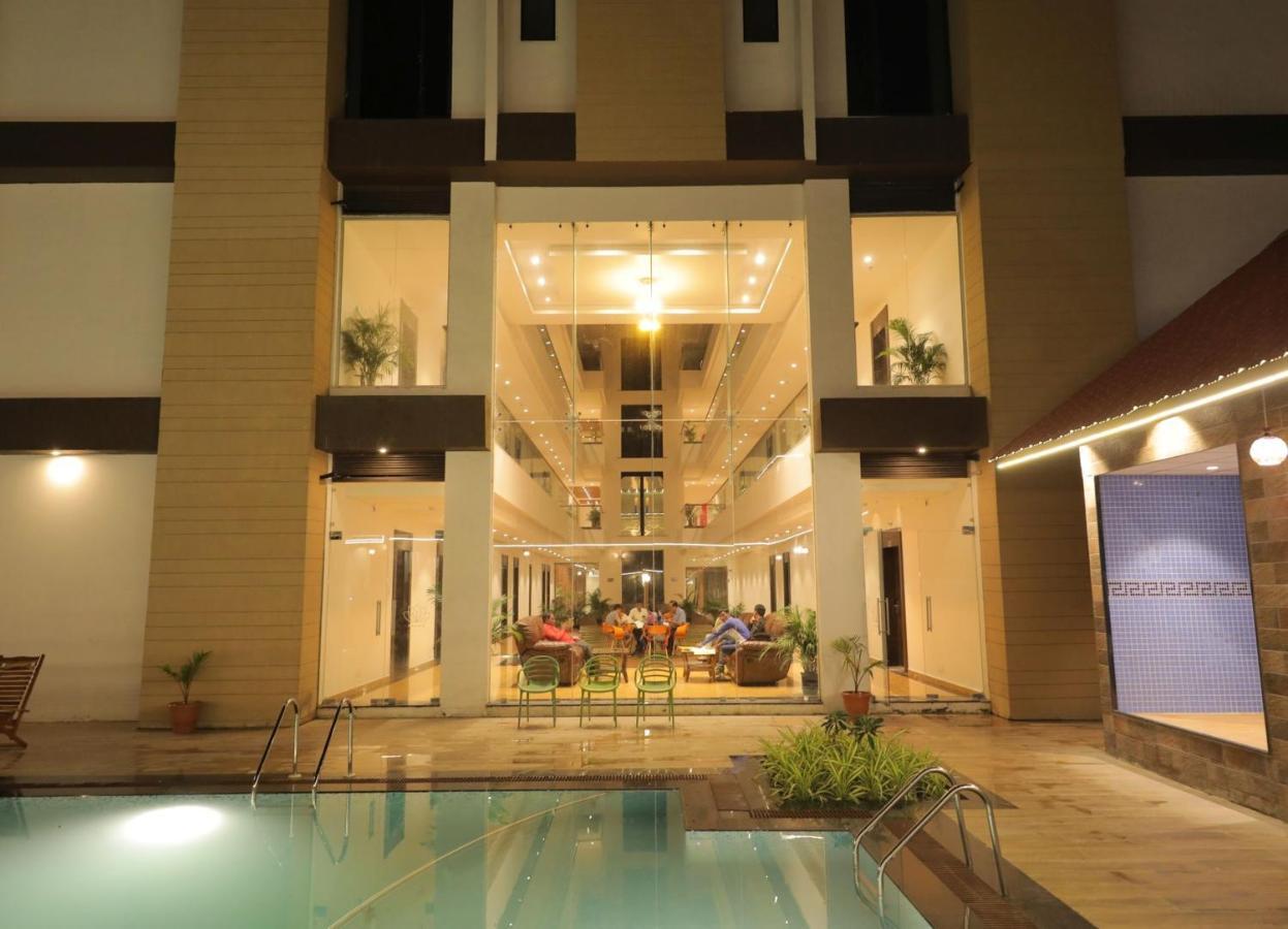 Sarovar Portico, Somnath Bagian luar foto