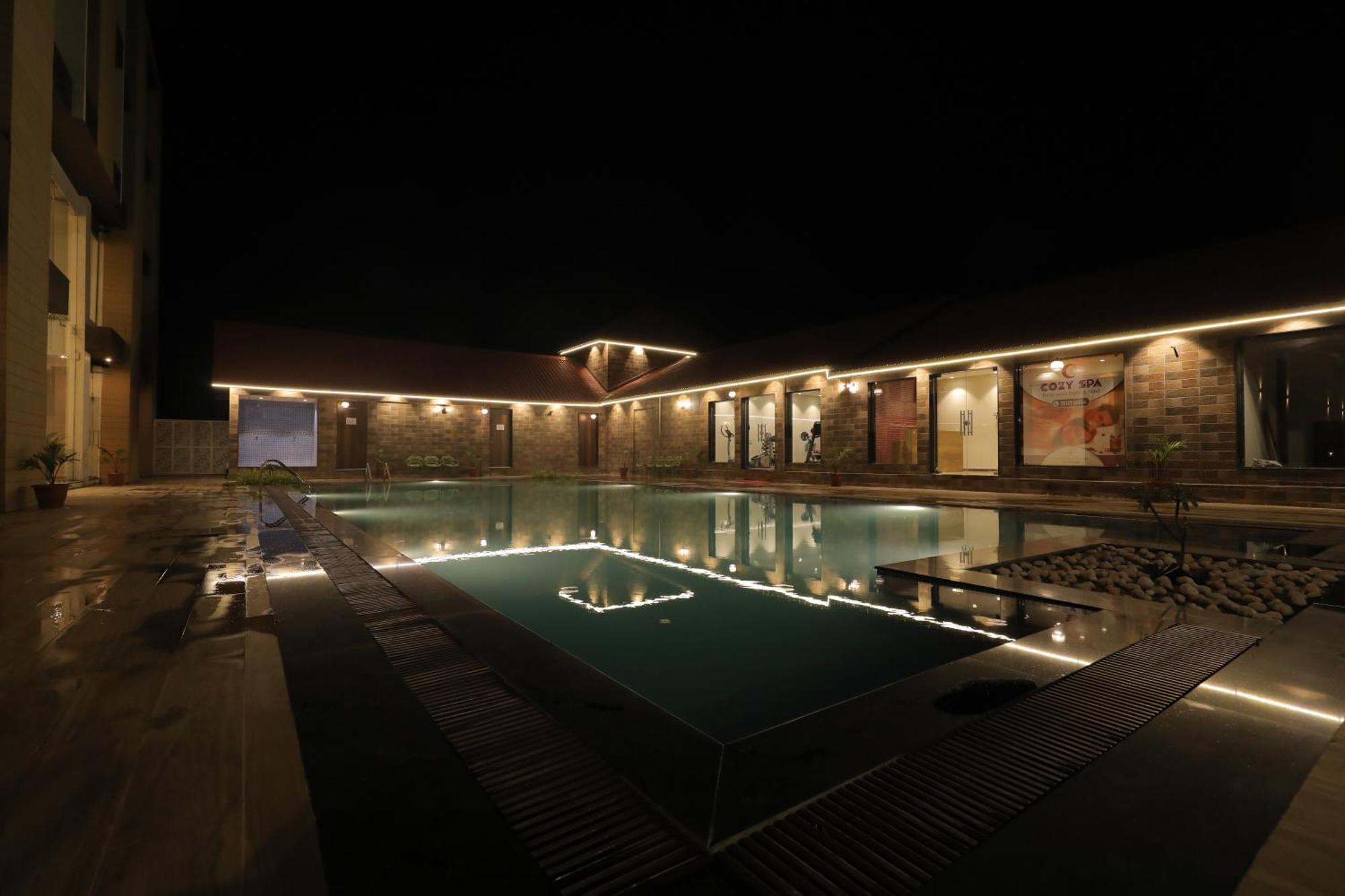 Sarovar Portico, Somnath Bagian luar foto